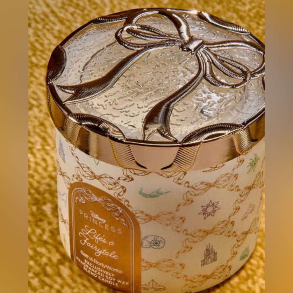 🆕💫 BATH & BODY WORKS LIMITED EDITION  “LIFE’S A FAIRYTALE” 3-WICK CANDLE. NEW.